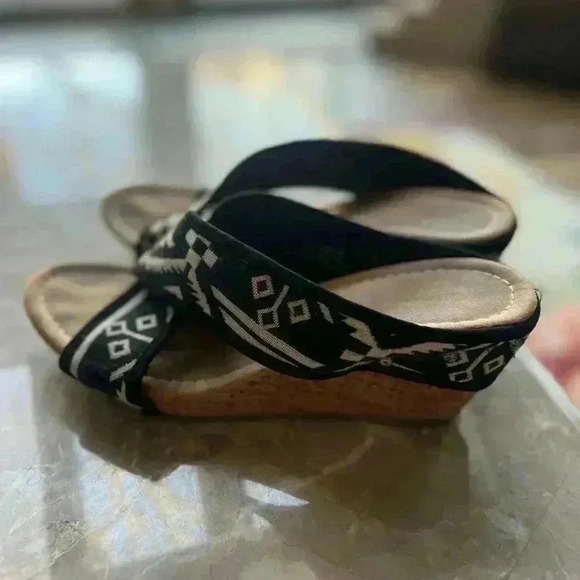 Minnetonka Wedges - Picture 7 of 7